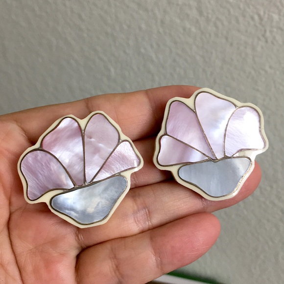 Vintage Jewelry - 🖤Vtg MOP statement earrings